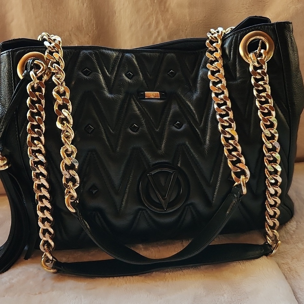 Valentino Quilted Leather Bag with Gold‎ Chain - Picture 2 of 10